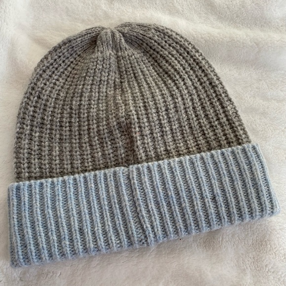 Gap Hat and Scarf Set NWOT - Picture 2 of 5